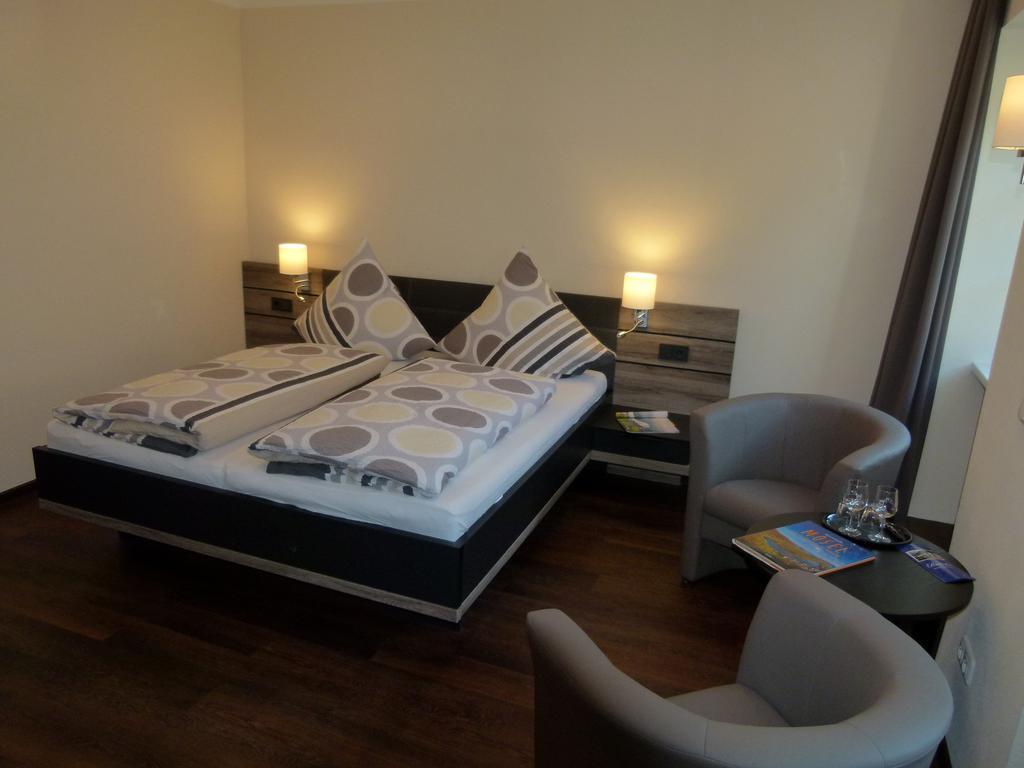 Hotel Ferienweingut Rudorfer à Valwig Chambre photo